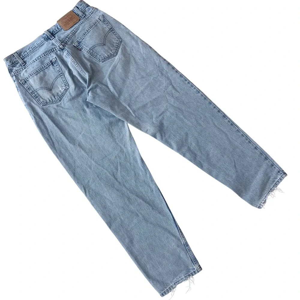 Levis measurements waist